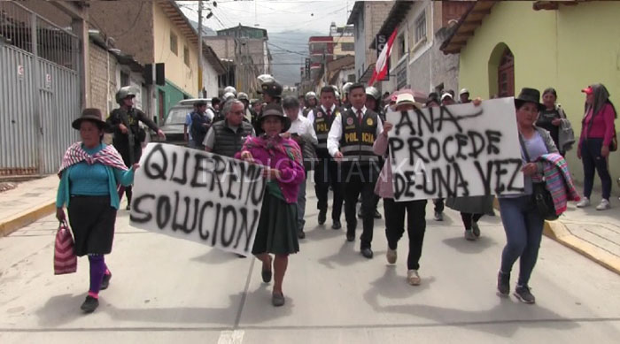 Pobladores de Pacobamba y Huancarama marcharon hasta sede de la ANA ApurÃ­mac